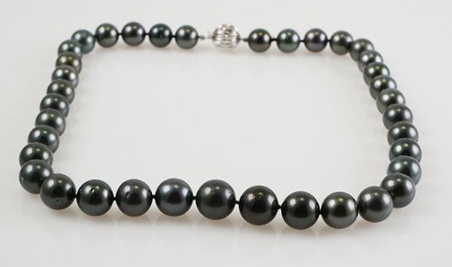 TAHITIAN Hand Knotted PEARL Necklace