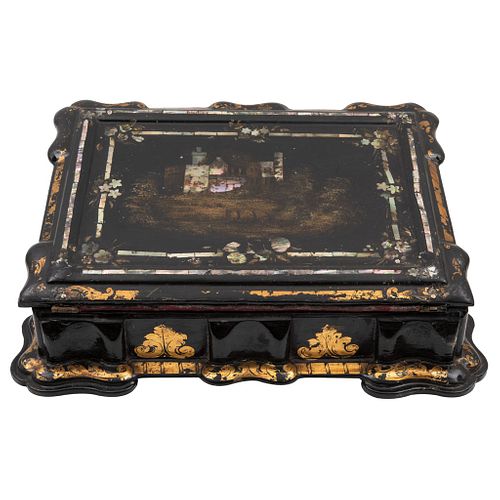 WRITING DESK, MÉXICO, 19th century, In lacquered and polychrome wood with gold details and mother of pearl inlays, 4.3 x 13.7 x 10.6" (11x35x27 cm)