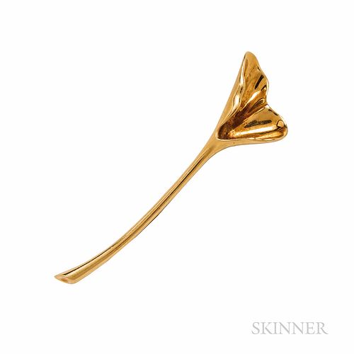 Tiffany & Co. Angela Cummings 18kt Gold Ginkgo Leaf Brooch, 5.2 dwt, lg. 2 1/2 in., signed.
