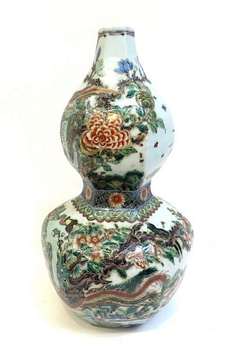 Chinese Qing Double Gourd Wucai Vase