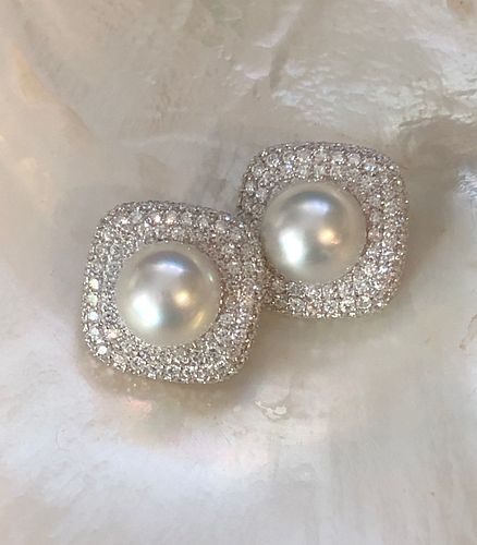 Ladies 18k White Gold, Diamond and Pearl Earclips
