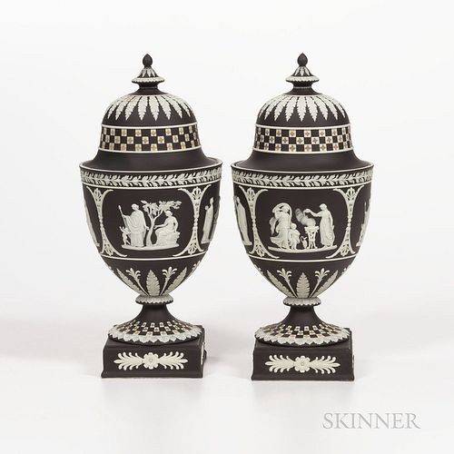 Pair of Wedgwood Tricolor Diceware Jasper Dip Vases and Covers, England, 19th century, applied white classical relief to a chocolate br