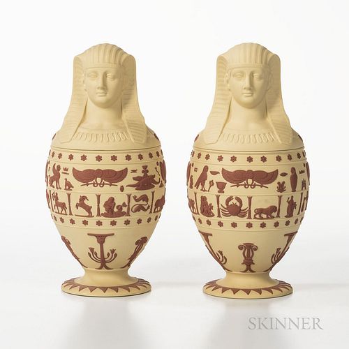 Pair of Modern Wedgwood Solid Primrose Jasper Canopic Jars and Covers, England, c. 1978, with applied terra-cotta jasper bands of hiero