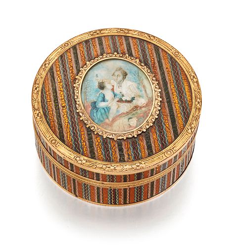 A FRENCH GOLD MOUNTED LACQUER SNUFF BOX AND COVER, striped 