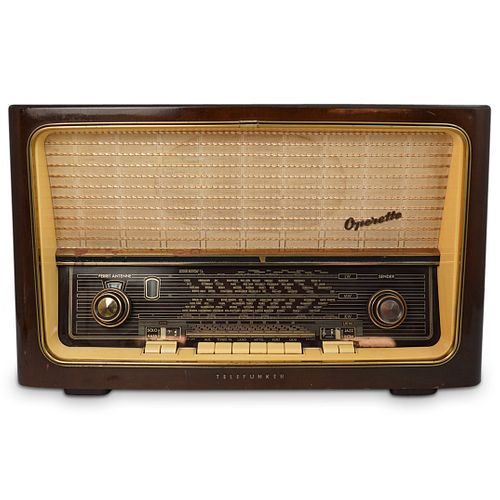 Vintage Telefunken "Operette" Radio sold at auction on 8th December |  Bidsquare