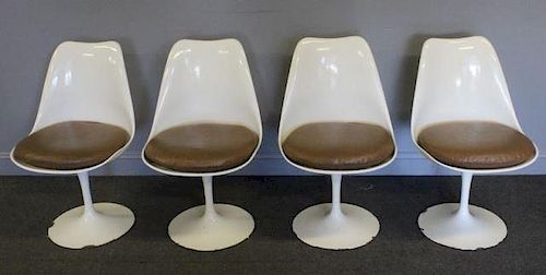 Midcentury Set of 4 Saarinen Tulip Chairs.