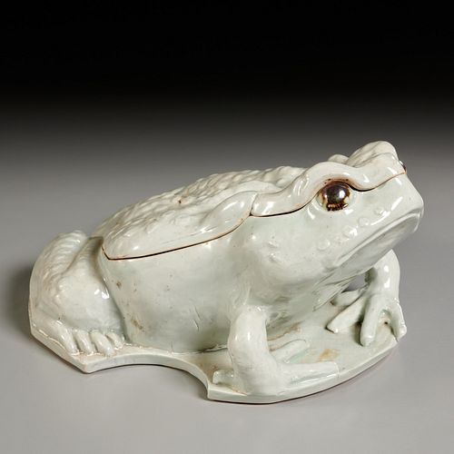 Asian pale celadon toad-form lidded container