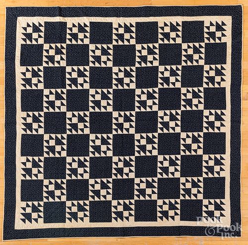 Blue and white pieced quilt, late 19th c.