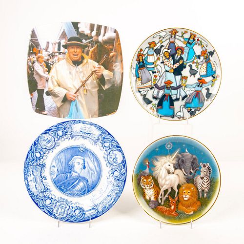 Set Of 4 Decorative Ceramic Plates