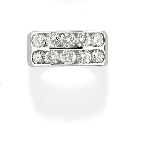 A 18K white gold and diamond ring