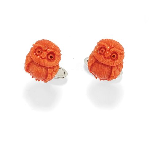 A 18K white gold and coral cufflinks