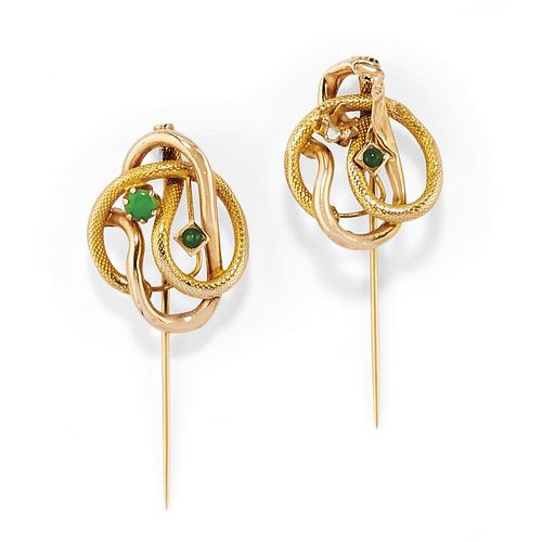 A couple of 18K yellow gold and green gemstone brooches, early 20th Century, defects