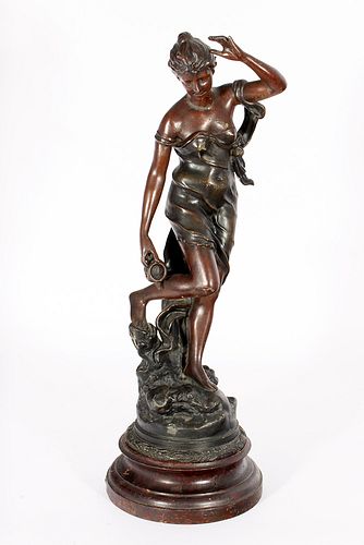 Jean Garnier (Francia, 1853-1910) "Ninfa". Escultura Art Nouveau en calamina sobre peana de madera. Firmada.
