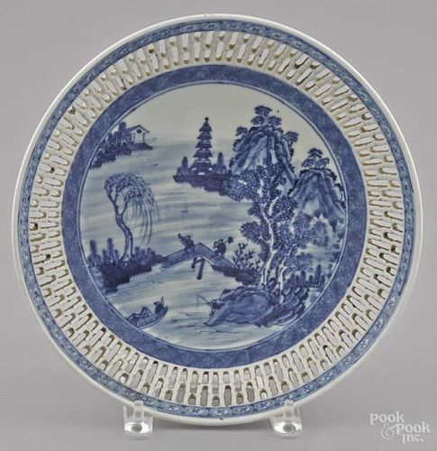 Chinese blue and white porcelain bowl, 18th c.,