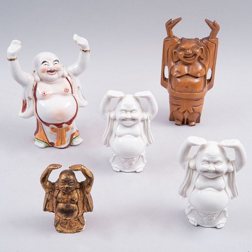 Lote de budas Hotei. Taiwán, Filipinas y Japón. Siglo XX. Elaborados en cerámica, antimonio dorado y una talla en madera. Pz: 5
