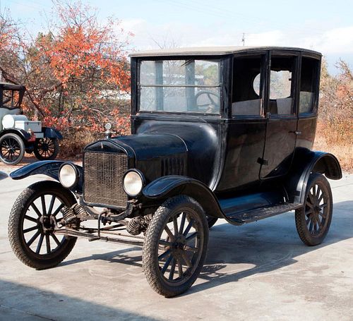 1921 Ford Model T Center Door Sedan