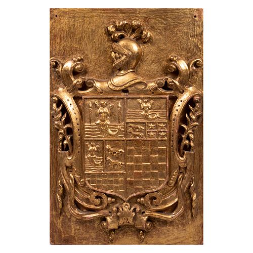 Escudo de armas. España. Siglo XX. Elaborada en madera dorada. Blasón con sirenas. 61 x 41 cm
