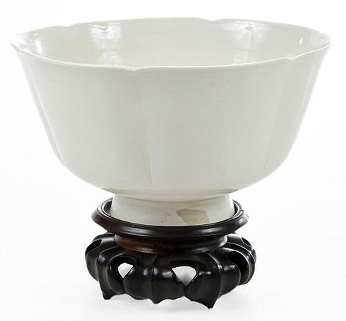 A Chinese Dingyao Lobed Porcelain Bowl