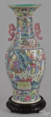 Chinese export porcelain famille rose vase, 19th