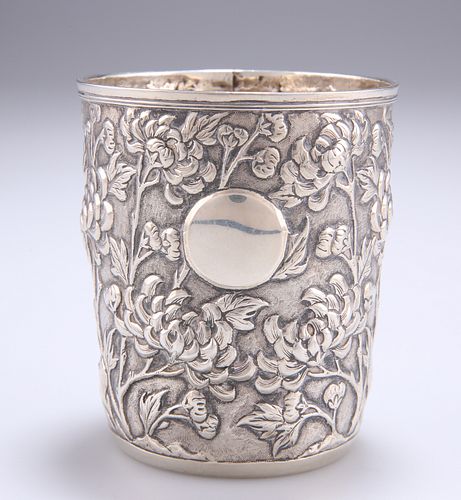 A CHINESE EXPORT SILVER BEAKER, stamped IC and with charact