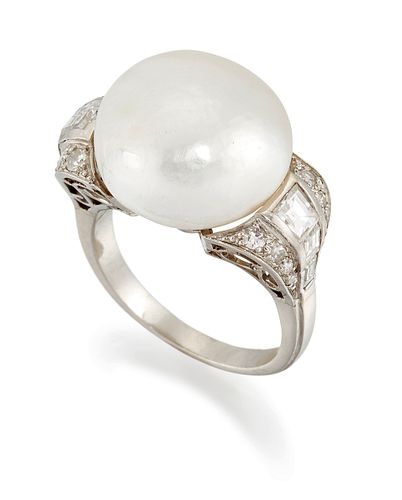AN NATURAL SALTWATER PEARL AND DIAMOND RING, the pearl in a
