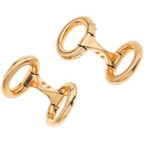 PAIR OF CUFFLINKS IN 18K YELLOW GOLD FROM THE TANE FIRM "Doble con resorte". Weight: 22.9 g. Size: 0.62 x 1.3" (1.6 x 3.4 cm)