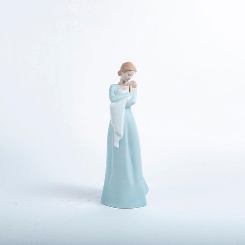 A Mother's Embrace 01018218 - Lladro Porcelain Figure