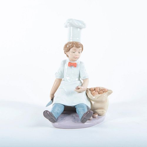 Chef Apprentice 01006233 - Lladro Porcelain Figure