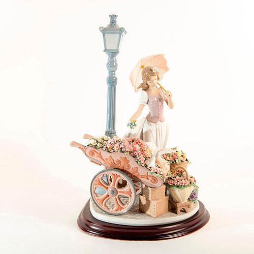 Flowers for Everyone 1006809 - Lladro Porcelain Figure