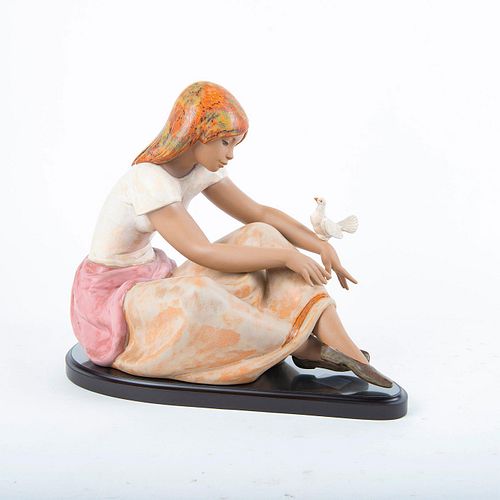 Watching The Dove 01013526 - Lladro Porcelain Figure