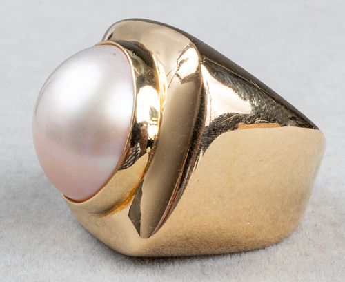 Mid-Century Modern 18K Yellow Gold Mabe Pearl Ring
