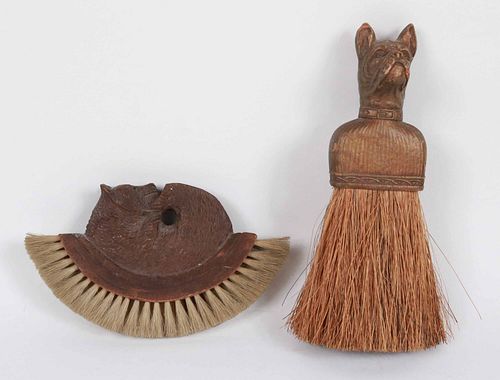 Black Forest Walnut Bear-Decorated Clothes Brush