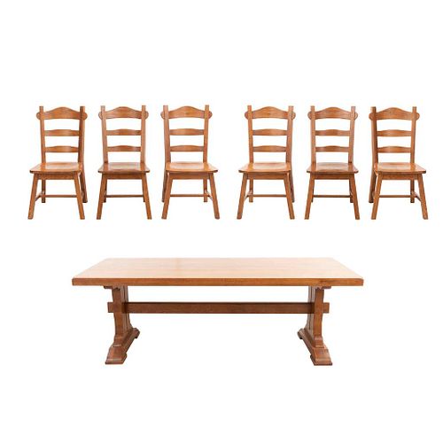 Comedor. Siglo XX. Estructura de madera. Consta de: Juego de 6 sillas y mesa.