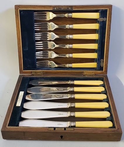 English Boxed Set of 19th Century Fish Knives and Forks
