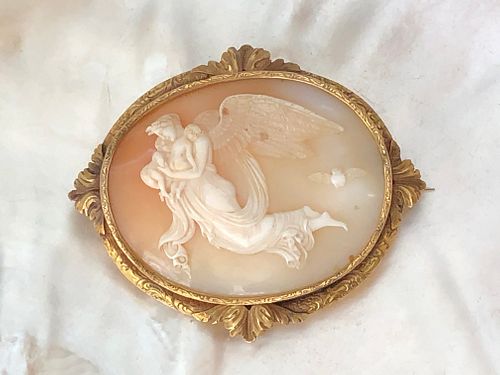 Antique 14k Yellow Gold Carved Cameo Brooch