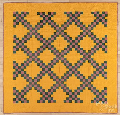 Pennsylvania patchwork Irish chain quilt, early 20th c., 76'' x 80''.