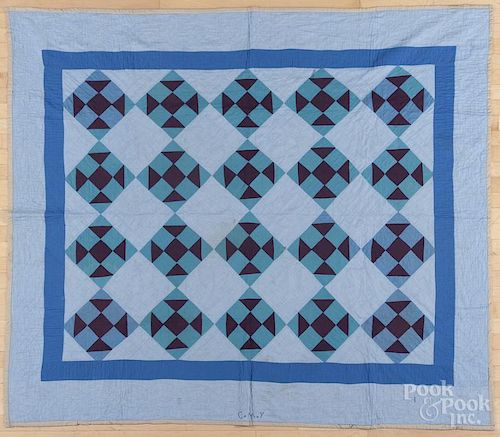 Pennsylvania Mennonite patchwork churn and dash quilt, early 20th c., 70'' x 78''.