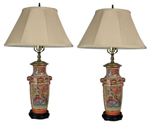 Important Chinese Qing Dynasty Pair of Lamps