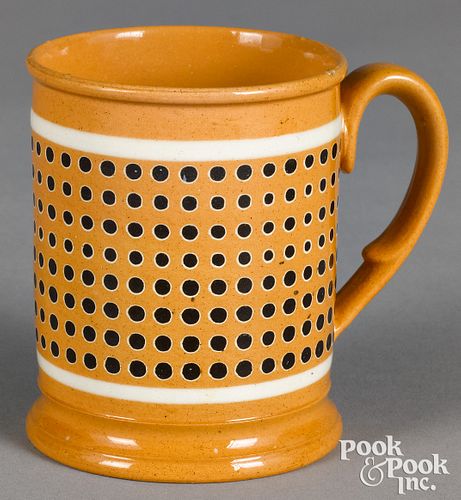 Small mocha mug, with dotted decoration
