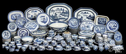 Large Chinese export porcelain Canton service