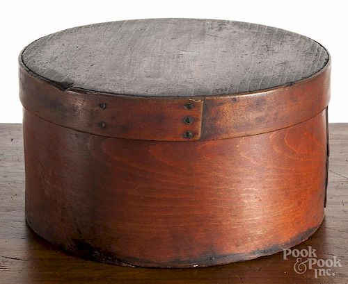 Red stained pantry box, 19th c., 5 1/4'' h., 10'' dia.