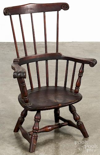 Child's combback Windsor armchair, early 20th c.
