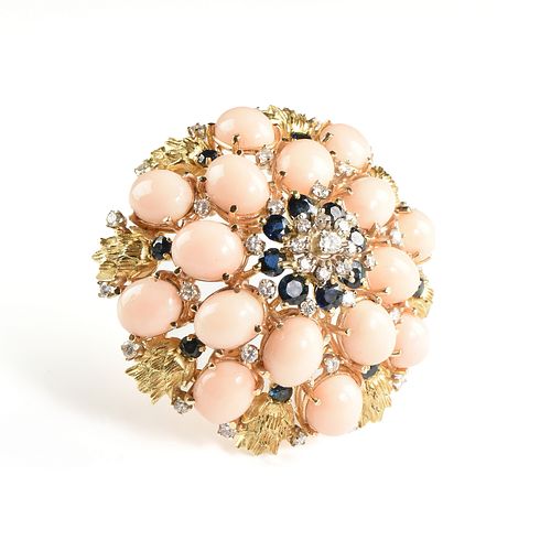 A VINTAGE MODERN PEACH CORAL, SAPPHIRE, DIAMOND, AND 18K YELLOW GOLD BROOCH,