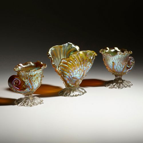 Loetz, Three-piece Candia Papillon shell form garniture