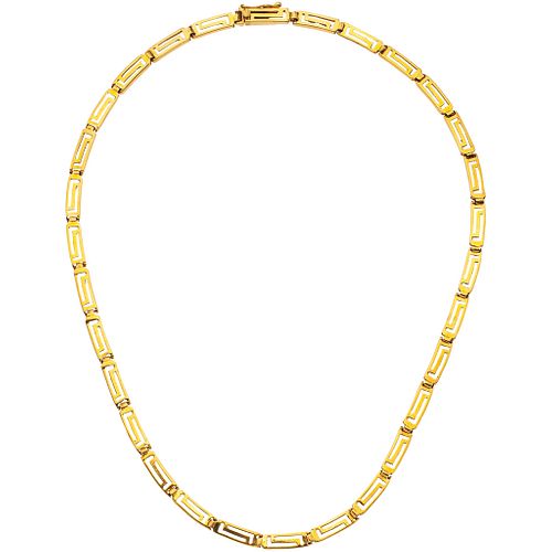 18K YELLOW GOLD CHOKER Box clasp with 8-shaped safety. Weight: 27.6 g. Length: 17" (43.5 cm)
