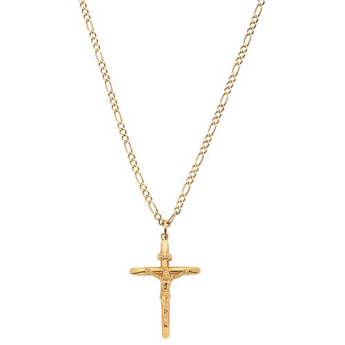 NECKLACE AND CROSS IN 14K YELLOW GOLD Necklace with carabiner clasp. Length: 21.5" (54.8 cm) Cross with articulated chain pass. 