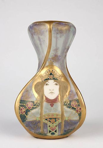 An RStK Amphora pottery portrait vase