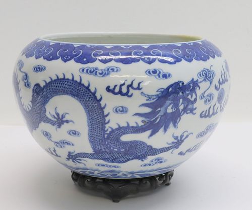 Chinese Blue and White Porcelain Dragon Bowl.