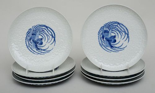 SET OF EIGHT CHINESE BLUE AND WHITE PORCELAIN PLATES, 20TH CENTURY