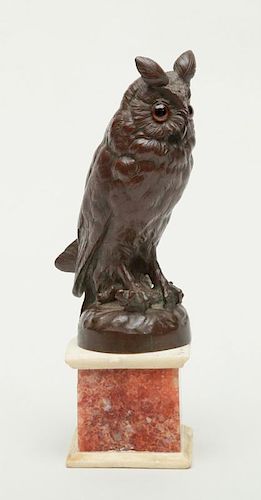 BRONZE MODEL OF A PERCHED OWL, INSCRIBED L. FROUIN